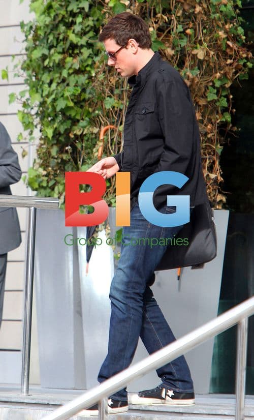 Glee cast leaves Manchester hotel