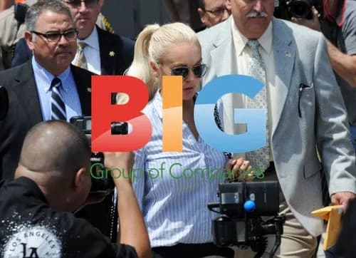 Lindsay Lohan Arrives at Court for Probation Violation