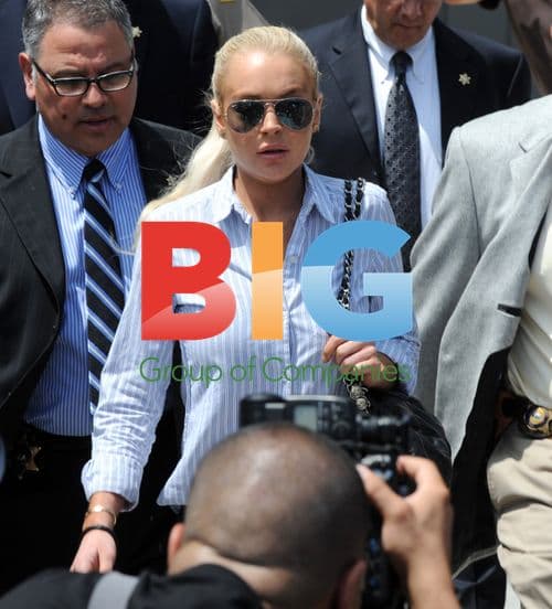 Lindsay Lohan Arrives at Court