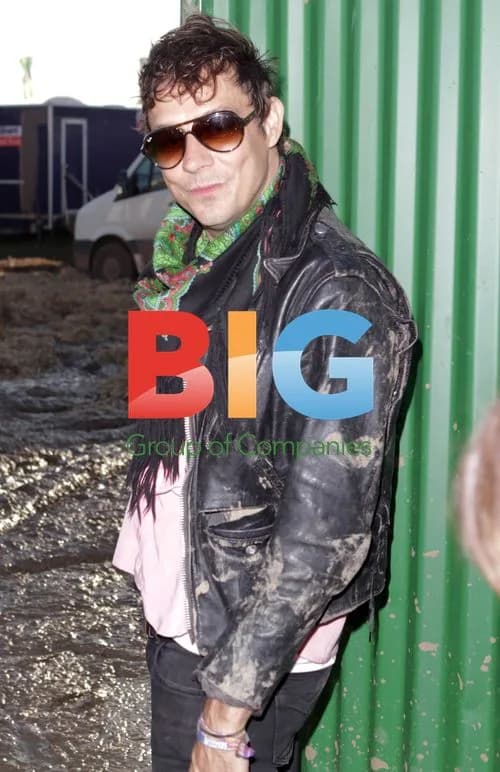 Kate Moss and Jamie Hince at Glastonbury