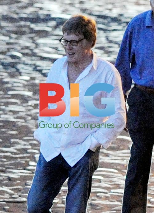 Robert Redford Strolls in Paris