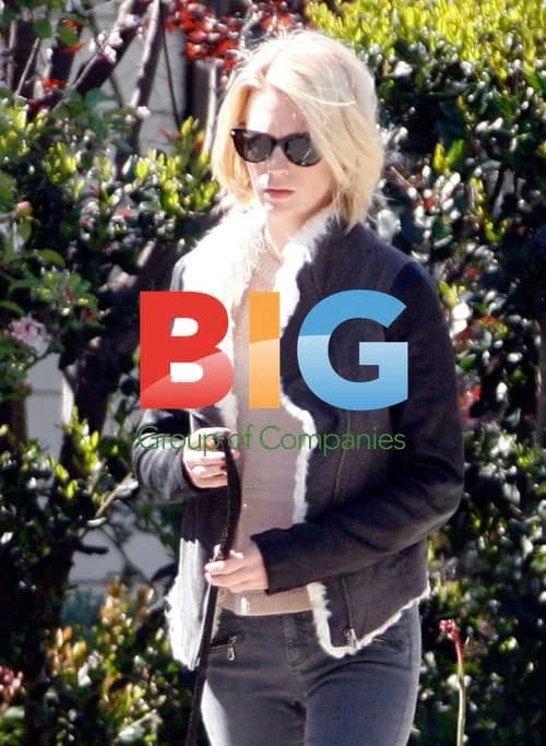 January Jones Walking Dog in Los Feliz