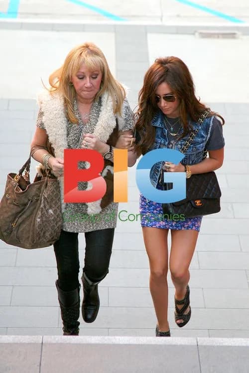 Ashley Tisdale Shopping with Mom