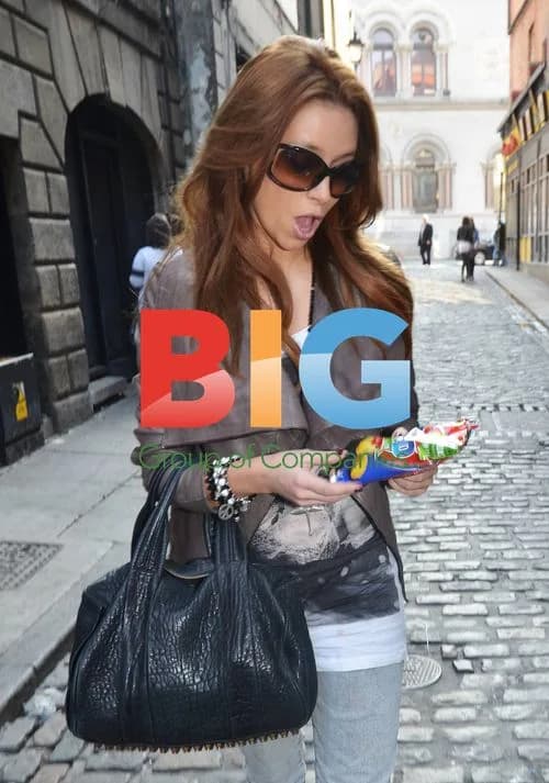 Una Healy with The Saturdays in Dublin
