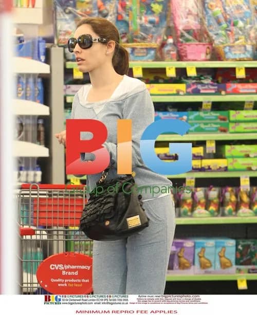Kelly Brook Runs Errands in Relaxed Outfit