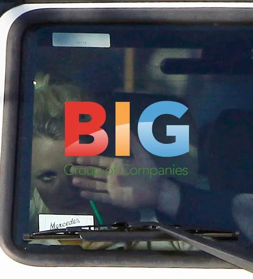 Britney Spears Leaves Starbucks in Burbank