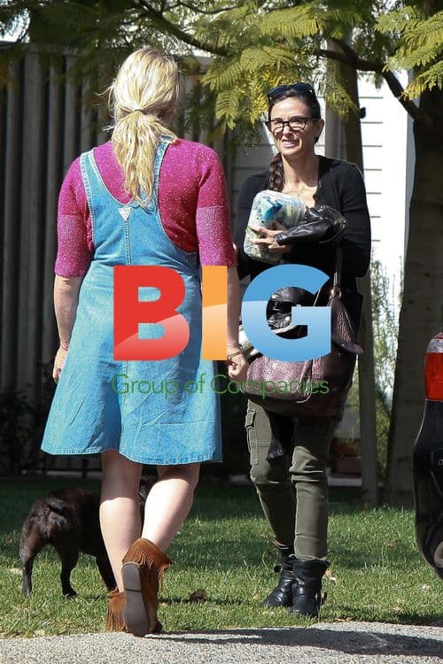 Demi Moore Arrives at Friend's House