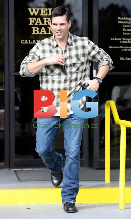 Eddie Cibrian leaves the bank in Burbank