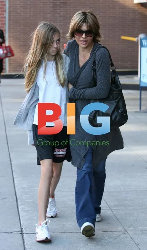 Lisa Rinna and Daughter Delilah Belle Run Errands