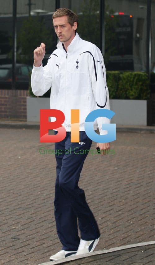 Peter Crouch Leaving Hotel