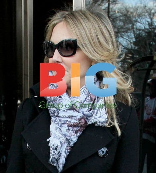 Heather Locklear Leaving Hotel in NYC