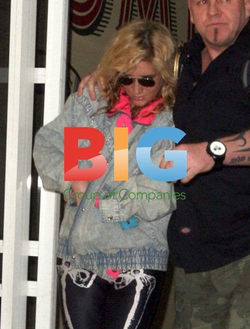 Kesha Arrives at Perth Airport