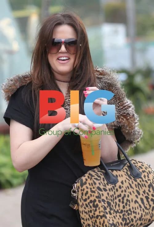 Kardashian Family Shopping in Malibu