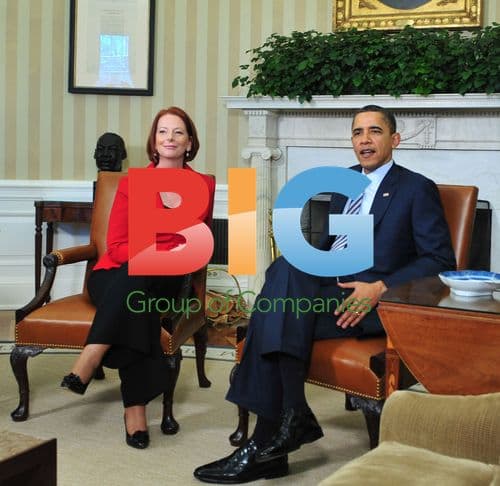 Obama Meets Gillard in Oval Office