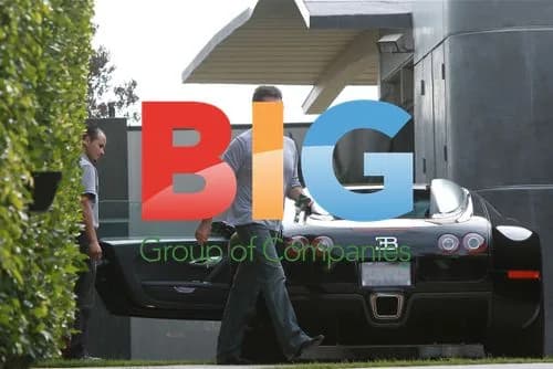Simon Cowell Drives Bugatti Veyron
