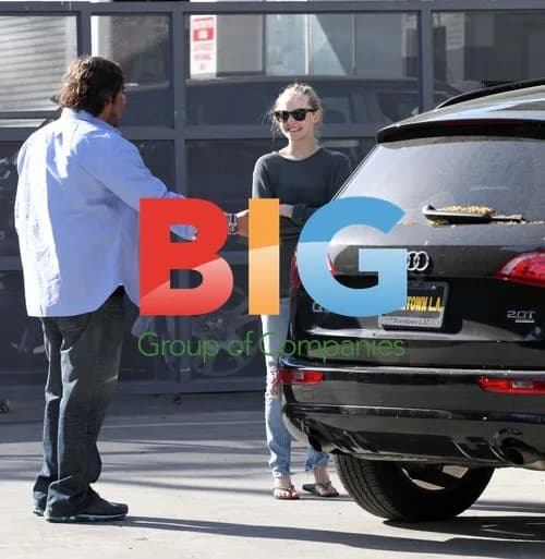 Amanda Seyfried Gets Audi Serviced