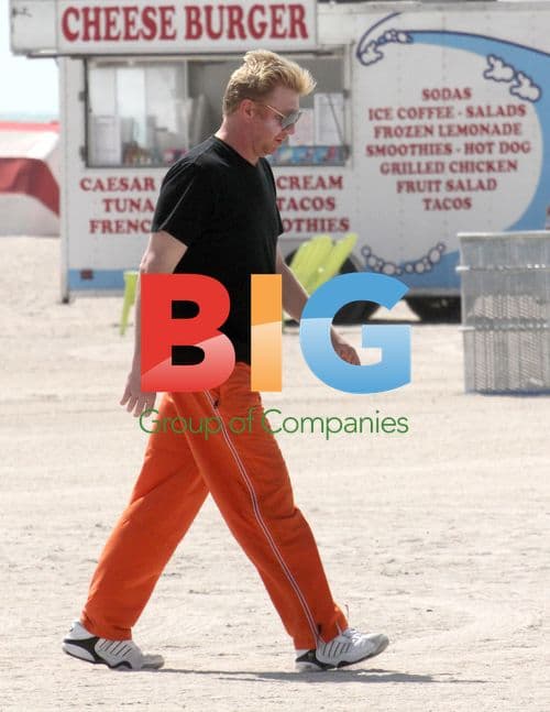 Boris Becker and son Amadeus play on Miami beach