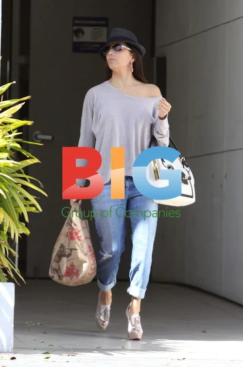 Eva Longoria Shopping at Trader Joe's
