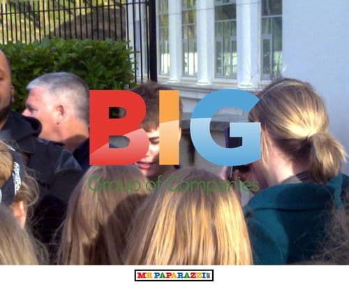 Justin Bieber Mobbed by Fans in Ireland