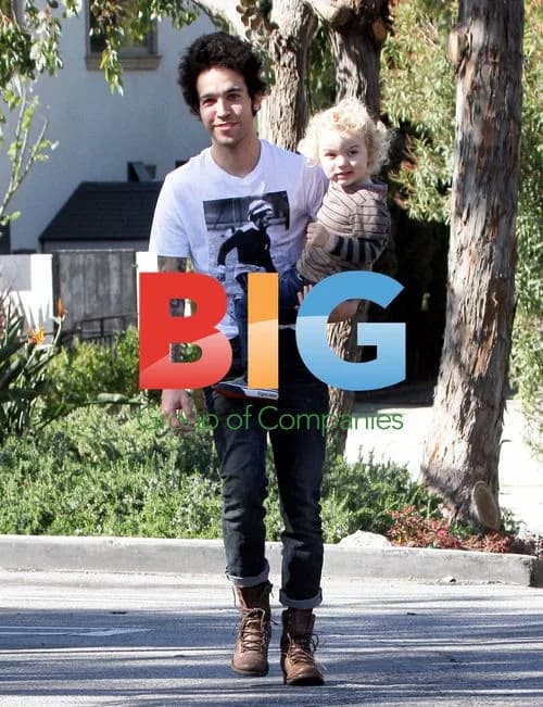 Pete Wentz and Son Bronx at Beverly Glen Mall