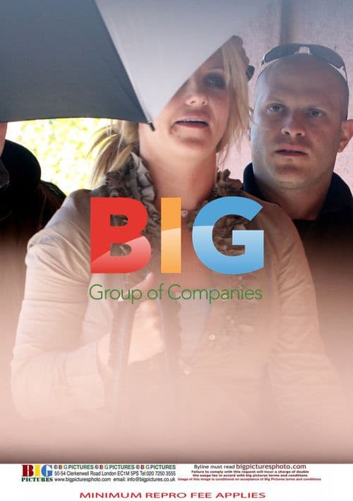 Britney Spears Arrives At Recording Studio With Bare Face