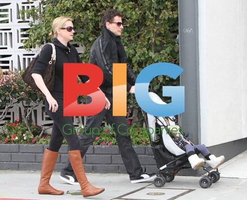 Ioan Gruffudd and family day out