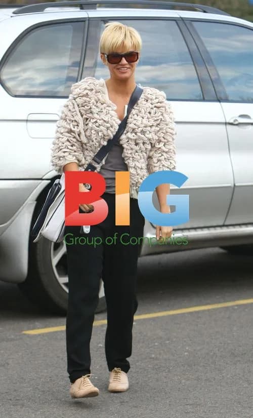 Kerry Katona goes shopping in Croydon