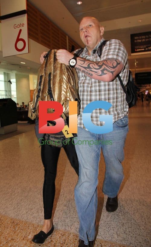 Kesha arrives in Sydney for concert