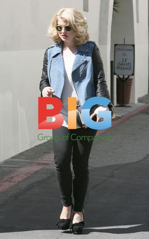 Kelly Osbourne in 80's Fashion