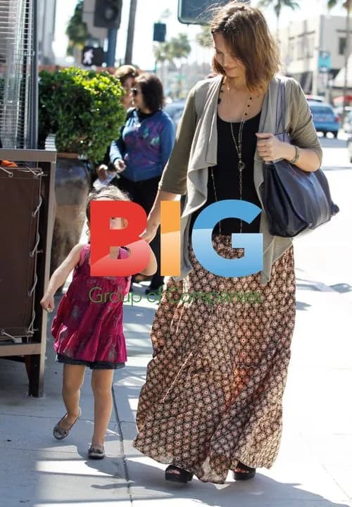 Jessica Alba and daughter out in Beverly Hills