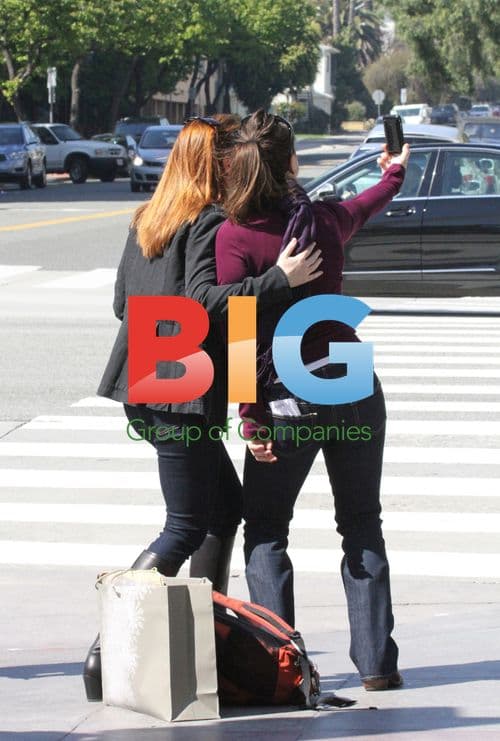 Alyson Hannigan Shopping in Santa Monica