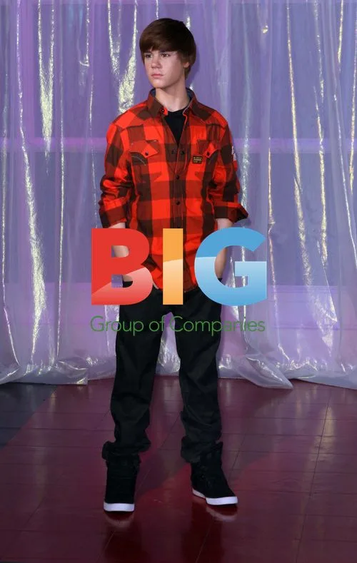 Justin Bieber unveils Madame Tussauds wax figure