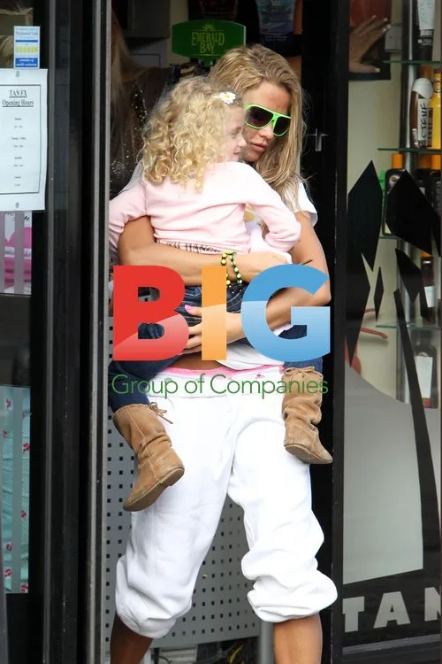 Katie Price visits tanning salon