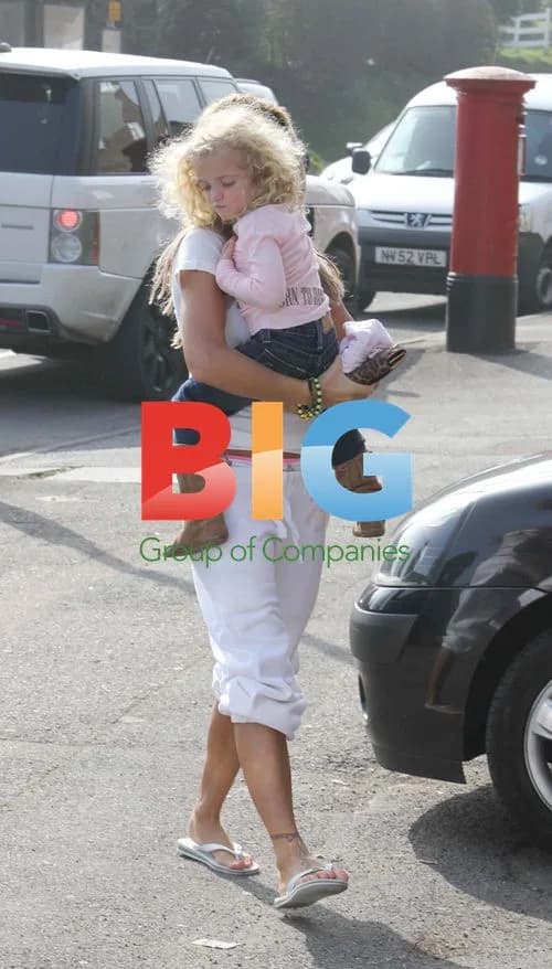 Katie Price Visits Tanning Salon