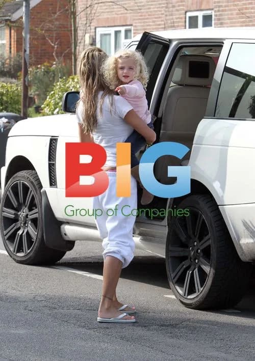 Katie Price visits tanning salon with daughter