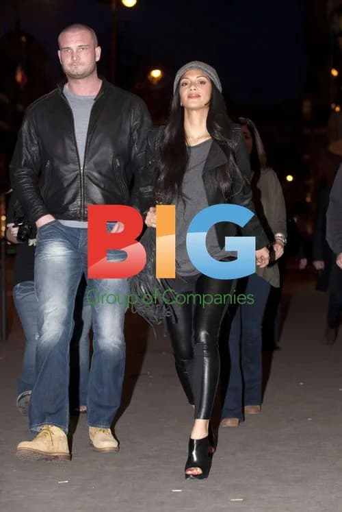 Nicole Scherzinger leaves Paris restaurant