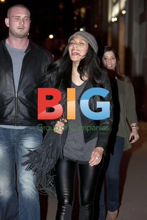 Nicole Scherzinger Leaves Paris Restaurant
