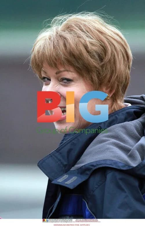 Denise Welch on Sitcom Set