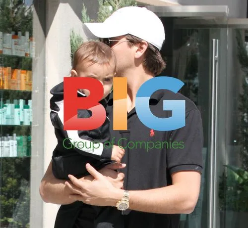 Kourtney Kardashian out with family