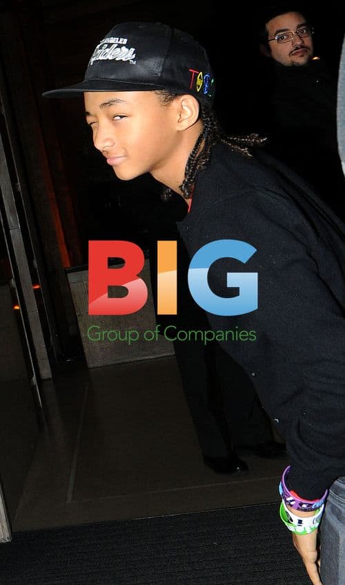 Jaden Smith winking at hotel in London