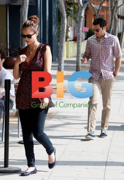 Jessica Alba and Cash Warren at Coffee Bean