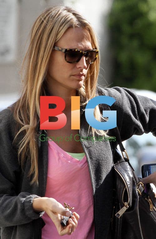 Molly Sims Heading to Gym in Century City
