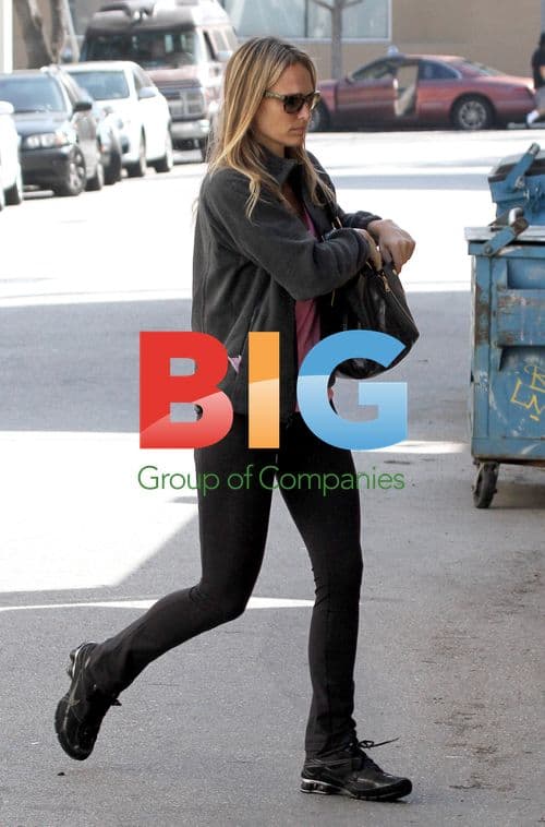 Molly Sims Heads to Gym in Century City