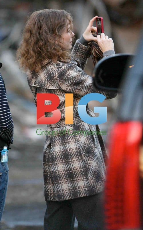 Sandra Bullock on "Extremely Loud" set
