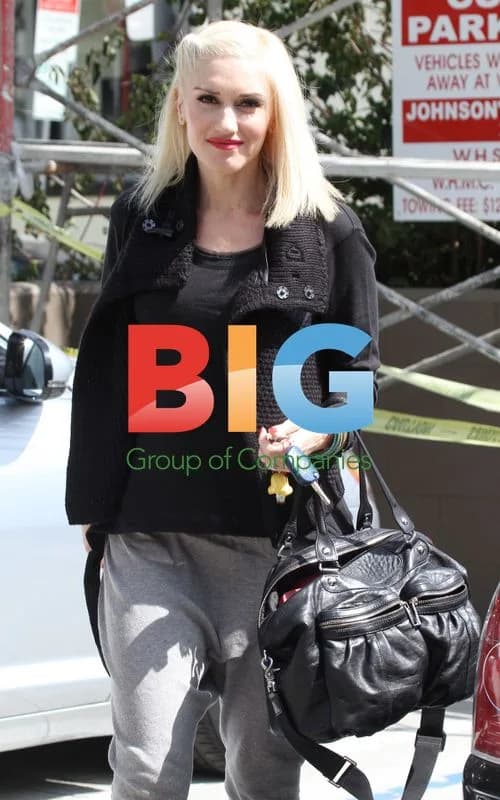 Gwen Stefani Leaves Nail Salon