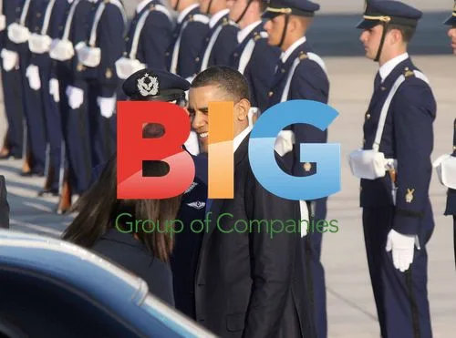Obama Receives Key to Santiago