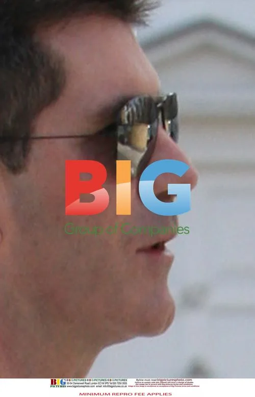 Simon Cowell out in London