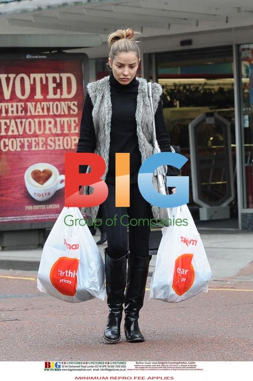 Elen Rivas Shopping at TK Maxx