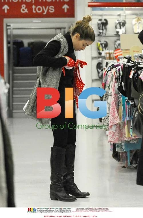Elen Rivas Shopping at TK Maxx