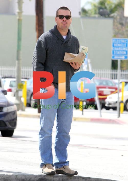 Chris O'Donnell Snacking on Set